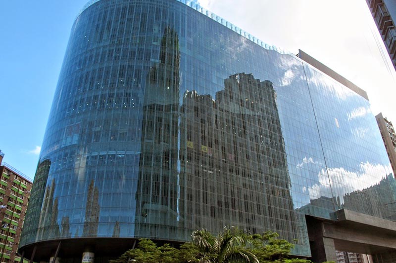 Automazioni per porte a battente per Youth Square a Hong Kong