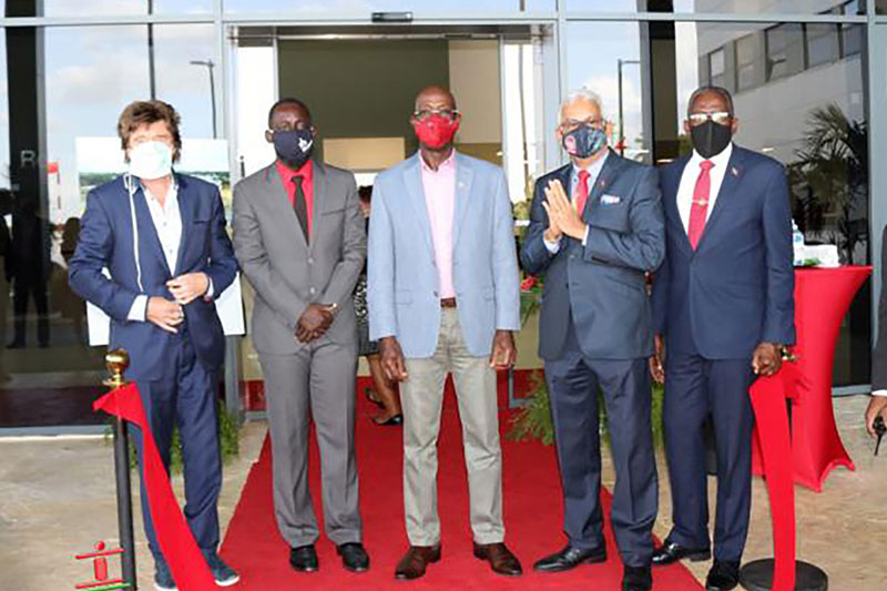 porte scorrevoli automatiche ermetiche ospedale Point Fortin