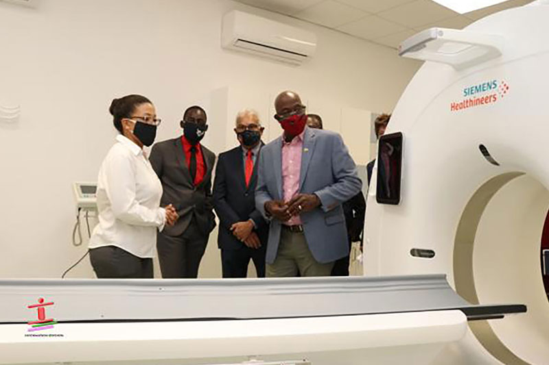 porte scorrevoli automatiche ermetiche ospedale Point Fortin