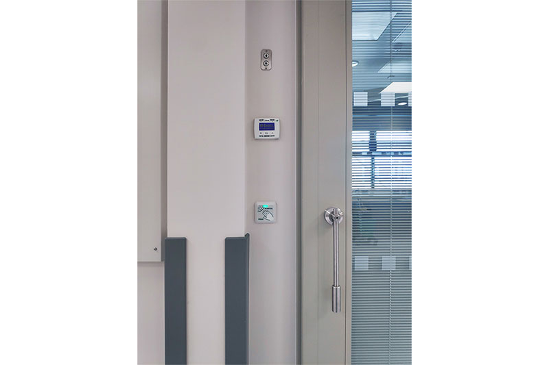 Programmatore per porte automatiche scorrevoli e a battente