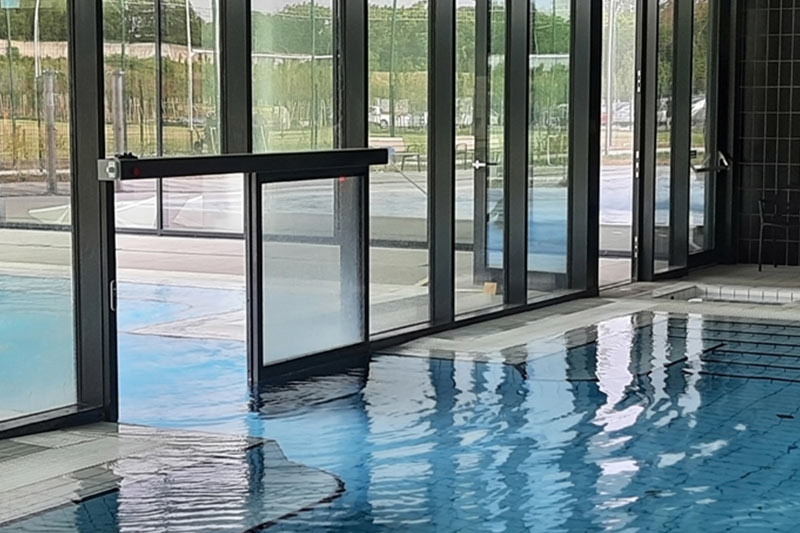 Porta automatica di separazione interno/esterno per piscine 5 porta scorrevole automatica 1 anta per piscina