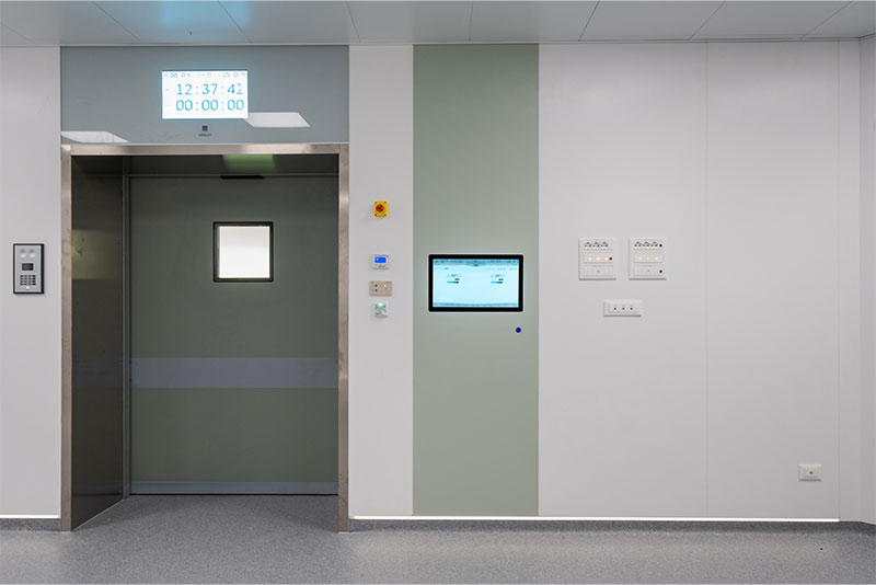 Soluzioni tecnologiche per ambienti sanitari: le porte automatiche ospedaliere LABEL per il Policlinico di Bari 21 Porte automatiche con visiva per il Policlinico di Bari