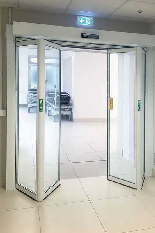 Esempio di porta automatica a soffietto Label