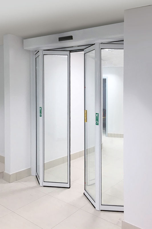 Esempio di porta salvaspazio a soffietto Label