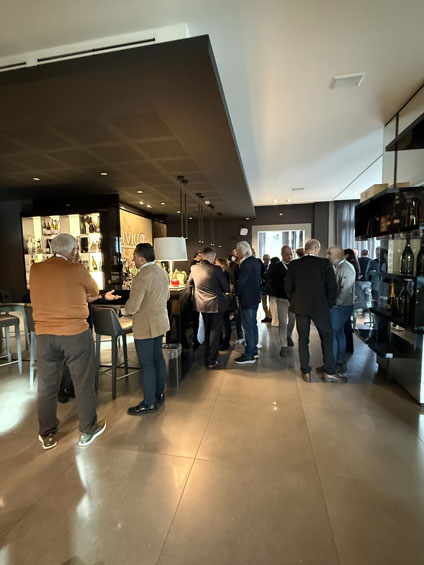 Label ha presentato la sua nuova automazione per porte a battente 9 Evento NEXT300 Ristorante